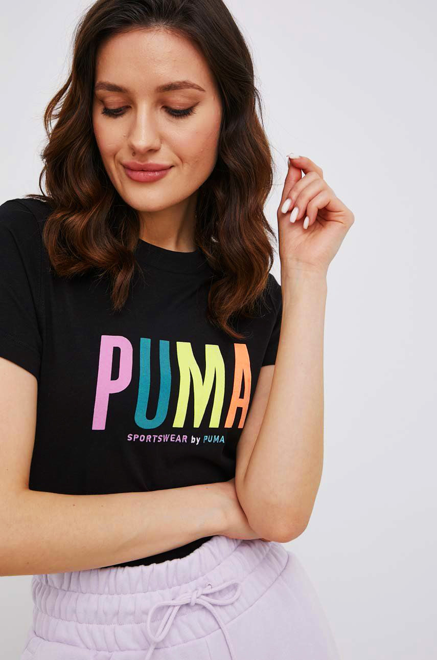 Дамска тениска Puma Swear - SatModa https://satmoda.com/products/дамска-тениска-puma-swear Дамска тениска със стилен дизайн и висококачествени материали. Отличен избор за ежедневието и спорт. Подходяща за разнообразни поводи и комбинации.