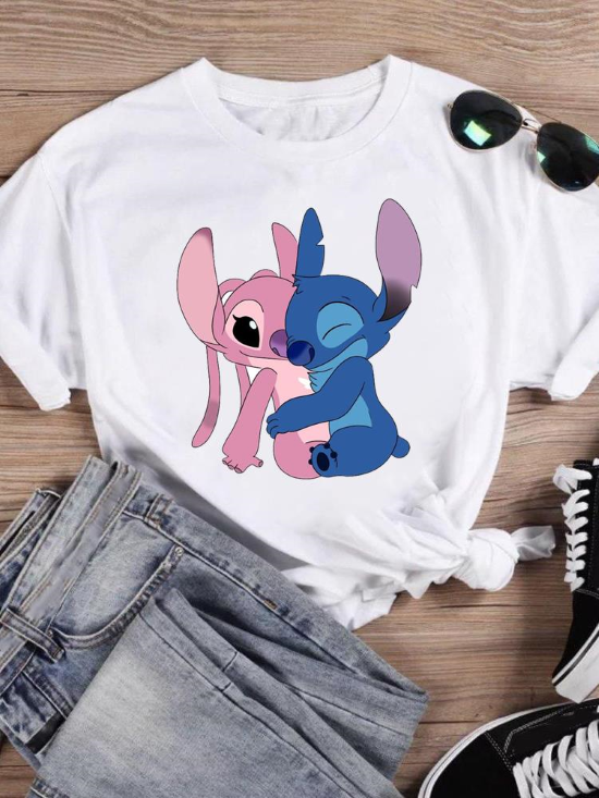 Бяла Дамска тениска Stitch hug https://satmoda.com/products/white-womens-t-shirtstitch-hug Бялата дамска тениска, изработена от 100% памук, представлява стилна и удобна дреха за жени. Тениската е изработена от висококачествен материал, който...