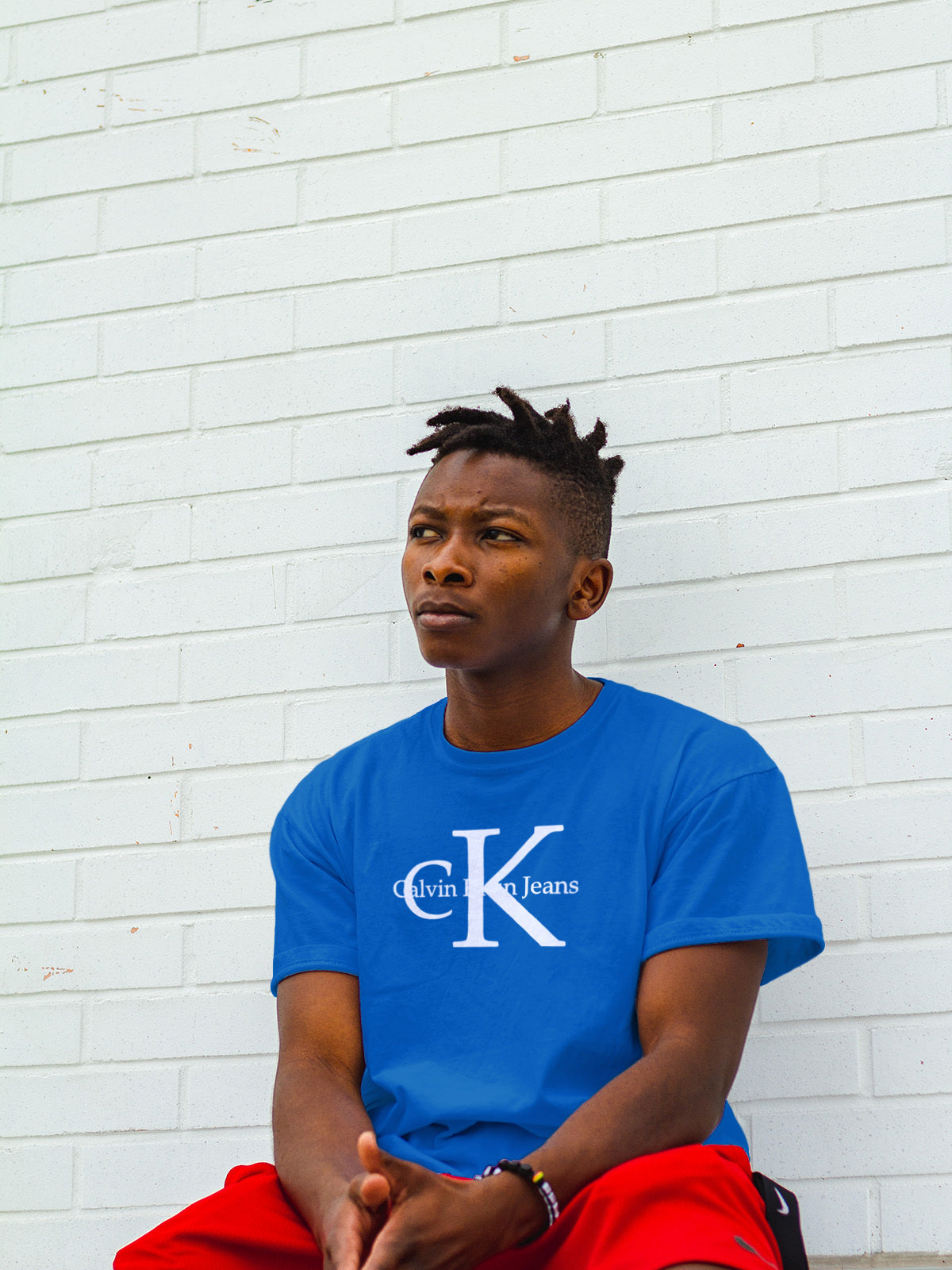 Мъжка тениска CK Jeans
Мъжка тениска с обло деколте и свободна кройка. Материята на тениската е изключително мека и осигурява максимален комфорт през летните дни. Съчетава се добре с …
BGN 26.99