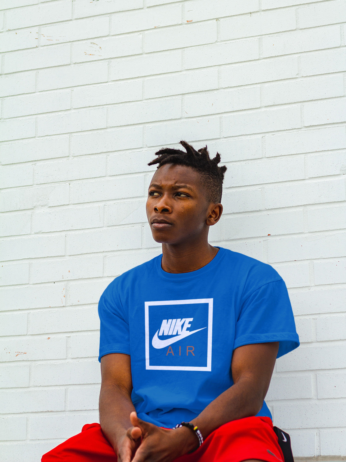 Мъжка тениска Nike Air DTG
Модерна мъжка тениска с надпис. Съчетава се добре както с дънки, така и със спортен екип.Материя: 100% памукПрепоръчителна температура за пране 30°.
BGN 26.99
