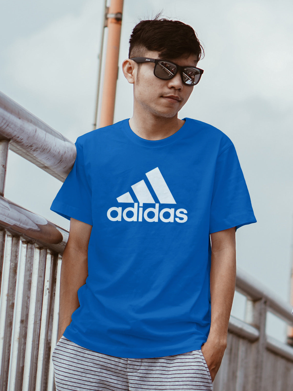 Мъжка тениска Adidas Logo/SatModa
Модерна мъжка тениска с обло деколте и свободна кройка. Материята на тениската е изключително мека и осигурява максимален комфорт през летните дни. Съчетава...
BGN 26.99