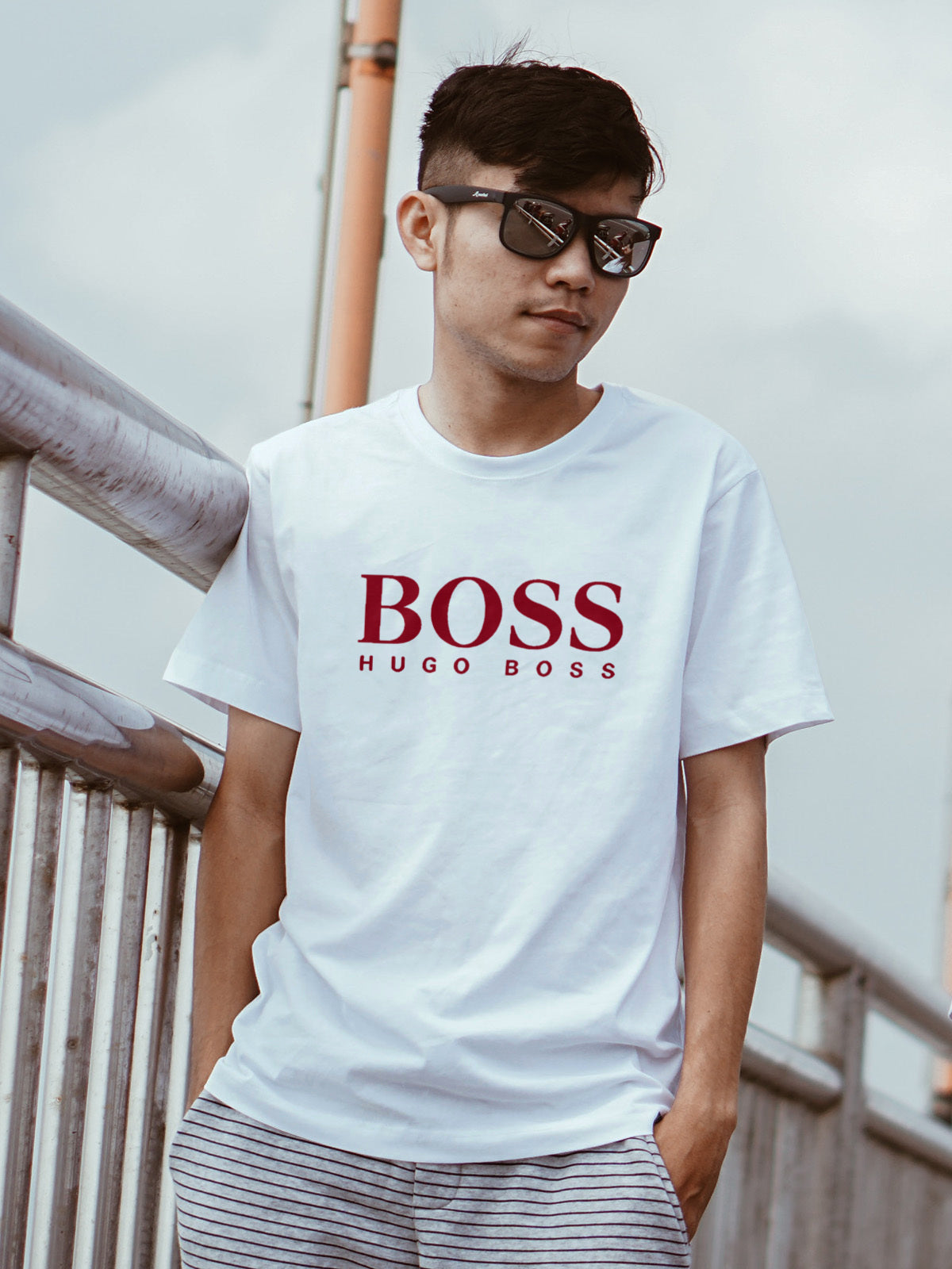 Мъжка тениска Red logo boss
Модерна мъжка тениска с надпис. Съчетава се добре както с дънки, така и със спортен екип.Материя: 100% памукПроизход: БългарияПрепоръчителна температура за пран…
BGN 26.99