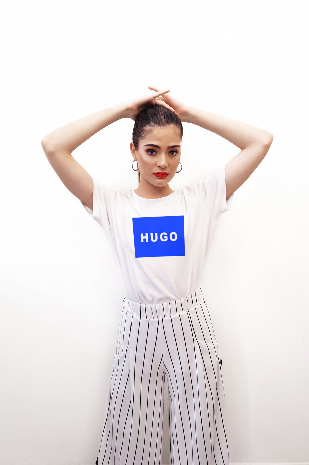 Дамска тениска Hugo Logo Blue.
Дамска тениска със стилен дизайн и висококачествени материали. Отличен избор за ежедневието и спорт. Подходяща за разнообразни поводи и комбинации.
BGN 24.90