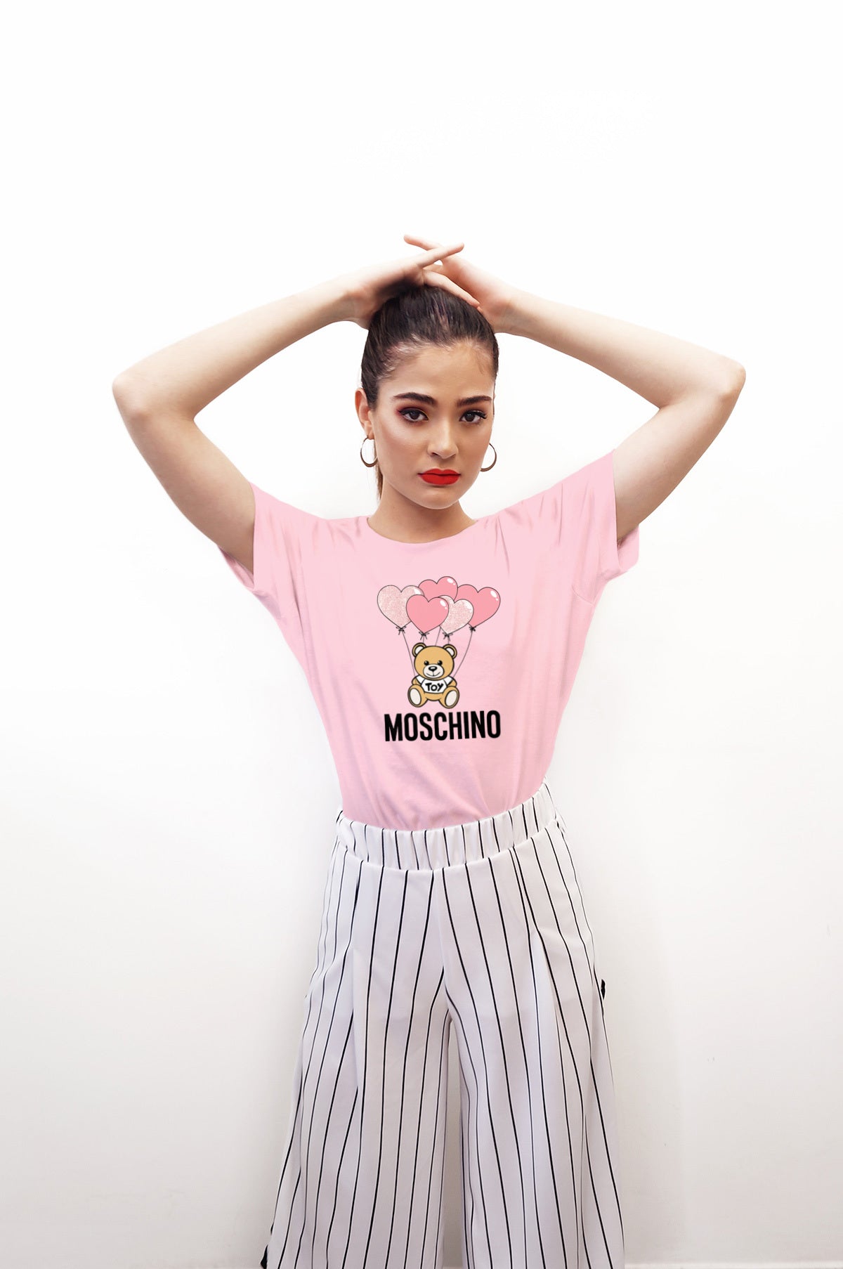 SatModa SatModa https://satmoda.com › products › дамска-тениска-moschino-balloons Дамска тениска Moschino Balloons Дамска тениска със стилен дизайн и висококачествени материали. Отличен избор за ежедневието и спорт. Подходяща за разнообразни поводи и комбинации. BGN 24.90