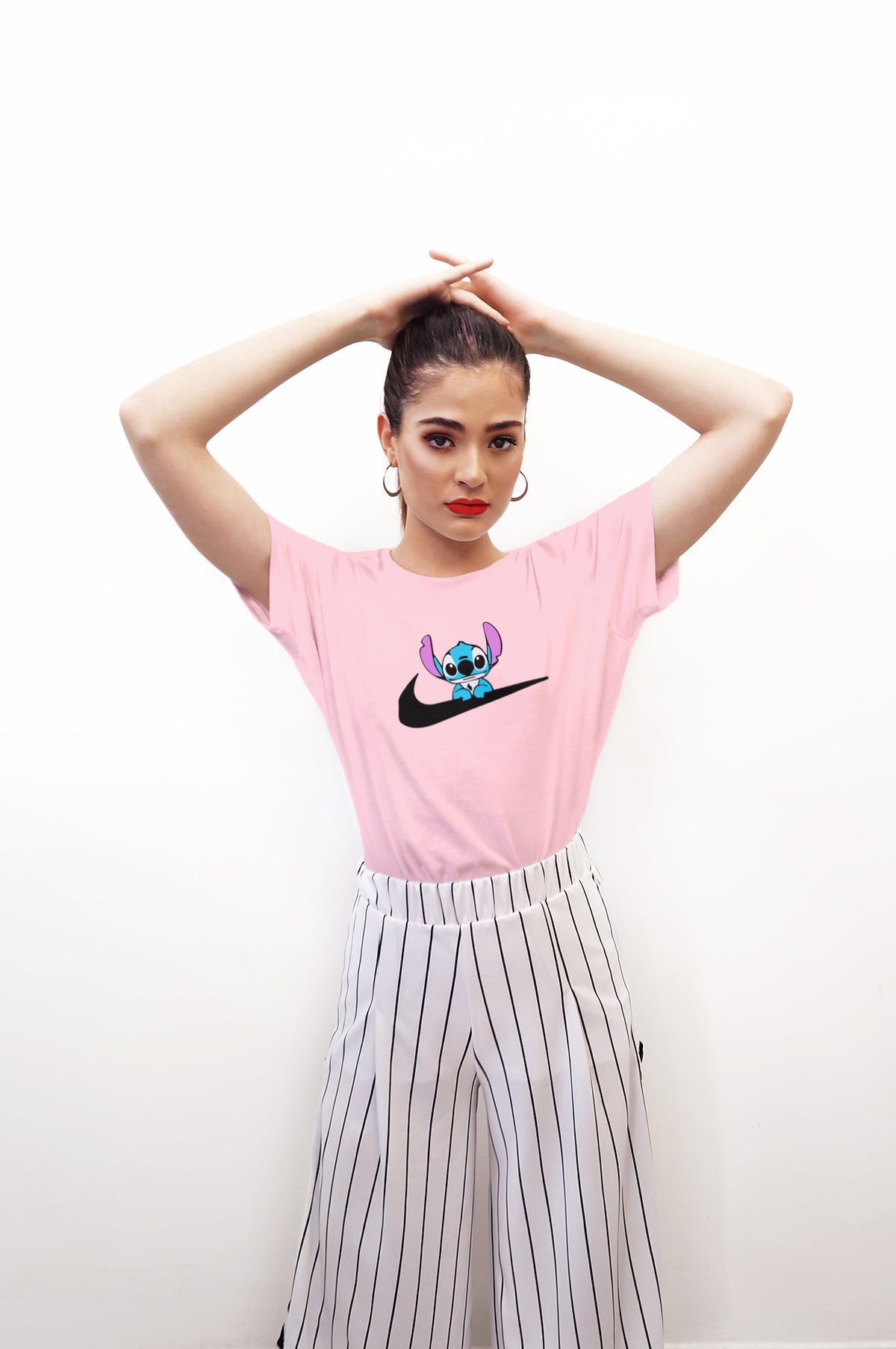 SatModa SatModa https://satmoda.com › products › дамска-тениска-nike-stitch Дамска тениска Nike Stitch/SatModa Дамска тениска със стилен дизайн и висококачествени материали. Отличен избор за ежедневието и спорт. Подходяща за разнообразни поводи и комбинации. BGN 24.90