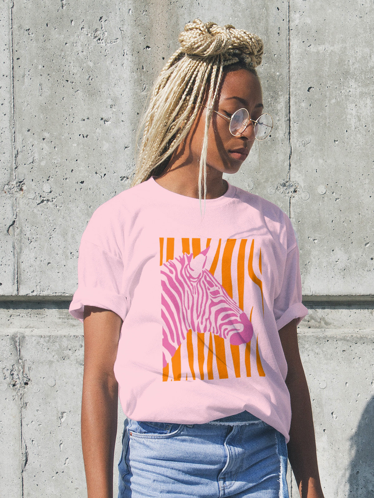 Дамска тениска Pink zebra / SatModa.
Дамска тениска със стилен дизайн и висококачествени материали. Отличен избор за ежедневието и спорт. Подходяща за разнообразни поводи и комбинации.
€12.80 EUR