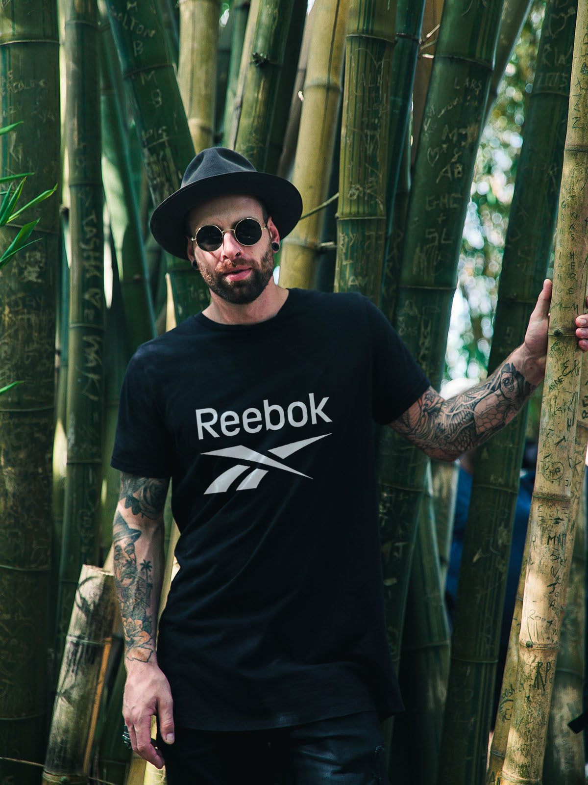 Мъжка тениска Reebok / SatModa
Модерна мъжка тениска с обло деколте и свободна кройка. Материята на тениската е изключително мека и осигурява максимален комфорт през летните дни. Съчетава...
BGN 26.99