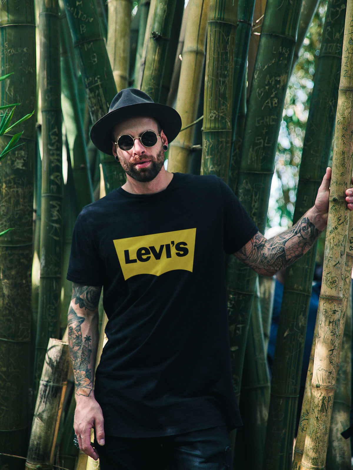 Мъжка тениска Levis Yellow
Модерна мъжка тениска с обло деколте и свободна кройка. Материята на тениската е изключително мека и осигурява максимален комфорт през летните дни. Съчетава...
BGN 26.99