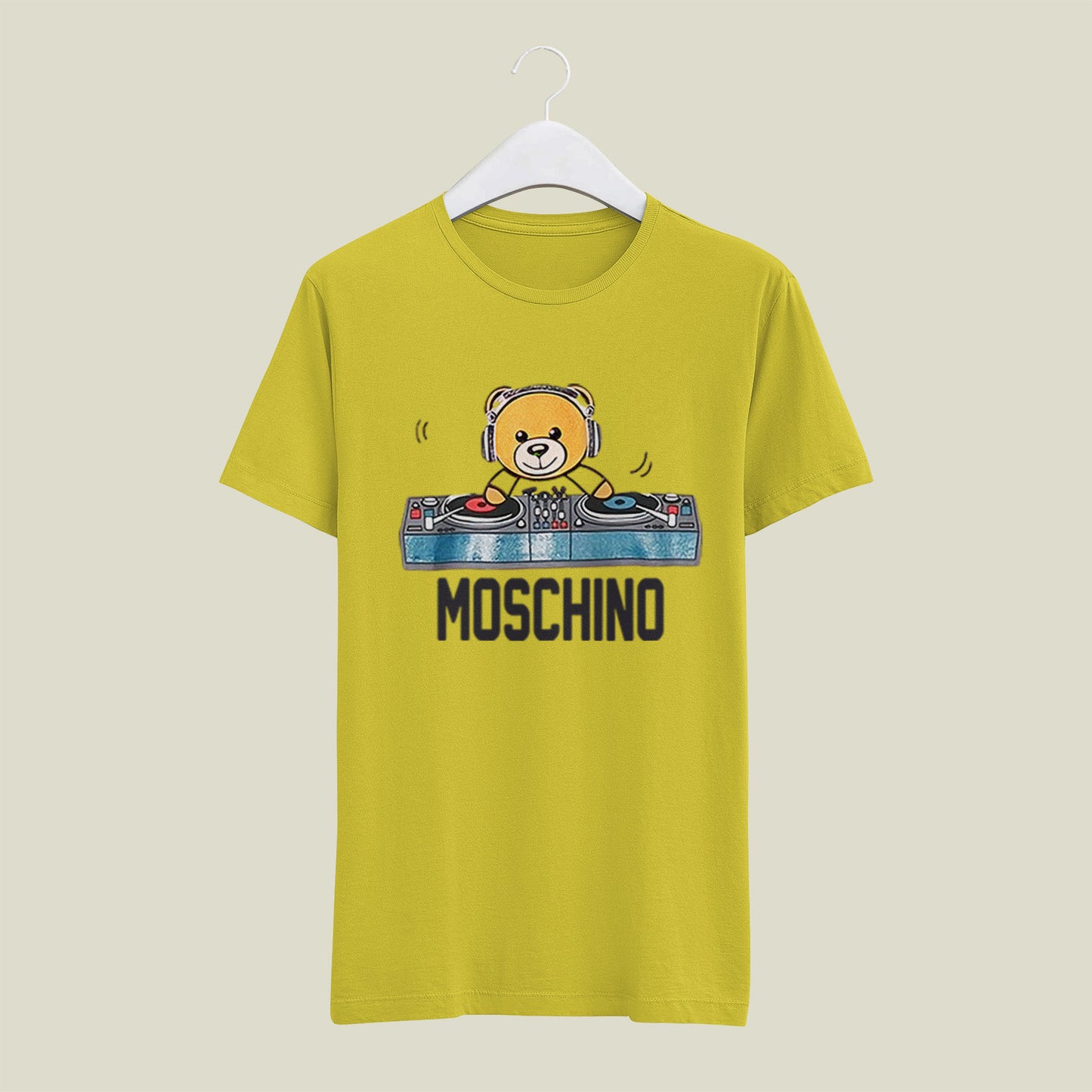 Дамска тениска Moohino bear dtg
Дамска тениска с обло деколте и свободна кройка. Тениската е изключително мека и осигурява максимален комфорт през летните дни.Тениската е изработена 100% памук
BGN 24.90