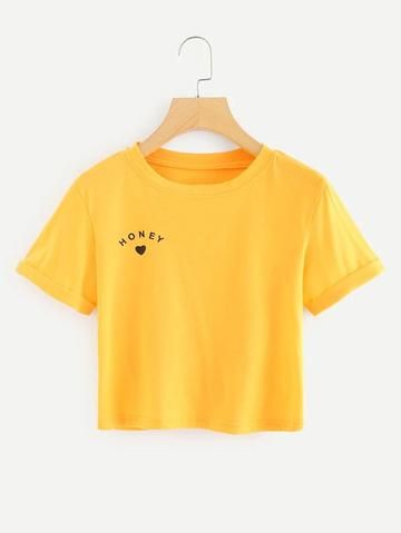 Кроп Топ Honey- SatModa https://satmoda.com/products/кроп-топ-honey Кроп Топ тениска с обло деколте и свободна кройка. Материята на тениските е изключително мека и осигурява максимален комфорт през летните дни. 100% памук.