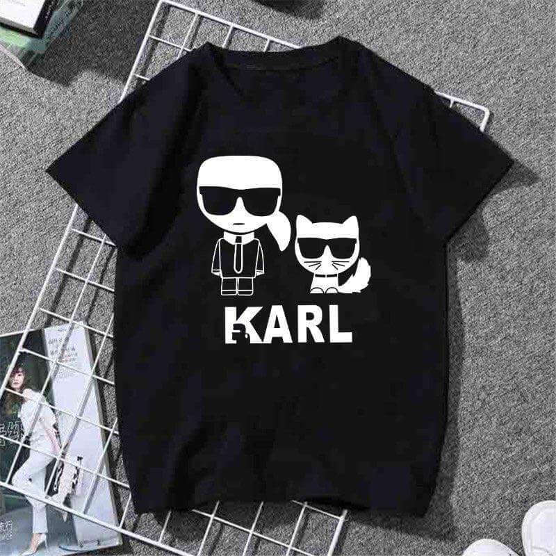 Дамска тениска Karl&cat https://satmoda.com/products/Модерна-дамска-тениска-karl-lagerfeld-cat-cola-модерна-дамска-тениска-с-щампа Ефектна дамска тениска с щампа Материя: 100% памук Съчетава се добре както с дънки, така и със спортен екип Препоръчителна температура за пране 30°