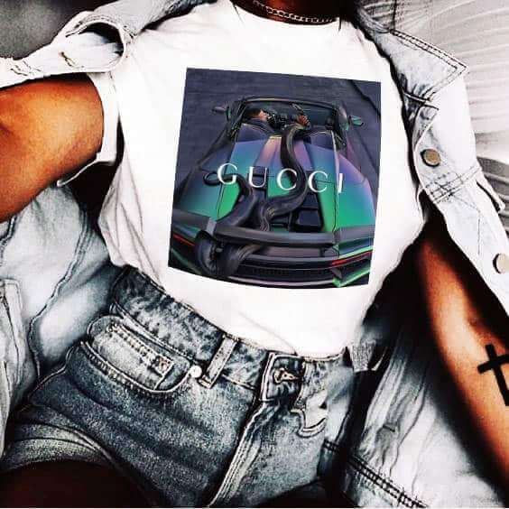 Дамска тениска Gucci snake https://satmoda.com/products/дамска-тениска-Gucci-snake-ефектна-дамска-тениска-с-щампа Ефектна дамска тениска с щампа Материя: 100% Памук Съчетава се добре както с дънки, така и със спортен екип Препоръчителна температура на пране 30°