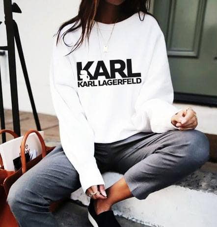 Дамска блуза Karl Lagerfeld dtg https://satmoda.com/products/дамска-блуза-karl-lagerfeld Блуза с обло деколте и свободна кройка. Материята на блузата е изключително мека и приятна. Осигурява максимален комфорт и топлина през зимните дни. 100% Памук