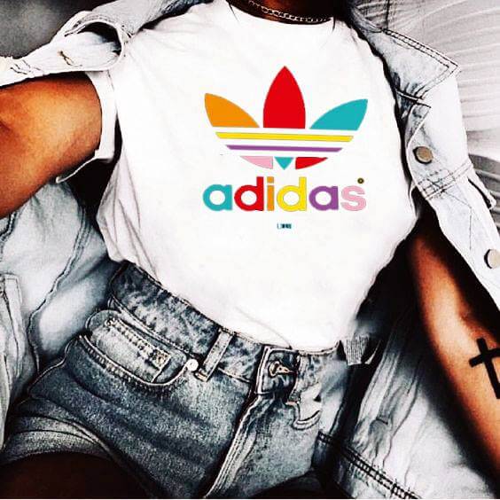 Дамска тениска Color Adidas https://satmoda.com/products/модерна-дамска-тениска-color-adidas-4 Ефектна дамска тениска с щампа Материя: 100% памук Съчетава се добре както с дънки, така и със спортен екип Препоръчителна температура за пране 30°