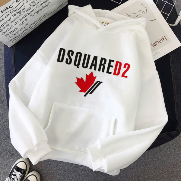 Дамски суичър Dsq *red https://satmoda.com/products/дамски-суичър-dsq-red Ефектен дамски суичър с качулка с връзки. Материята на блузата е изключително мека и приятна. Осигурява максимален комфорт и топлина през зимните дни. 100% Памук