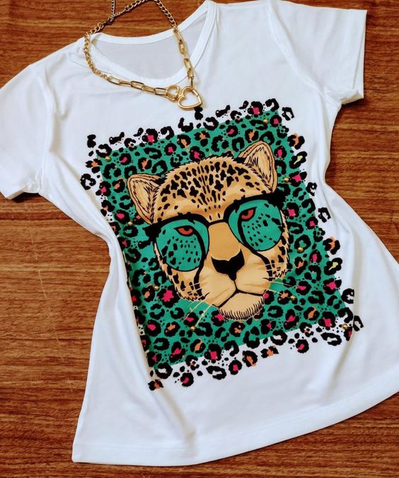 Дамска тениска Tiger Green SatModa https://satmoda.com/products/дамска-тениска-tiger-green Ефектна дамска тениска с обло деколте и свободна кройка.Осигурява максимален комфорт през летните дни.Материя: 100% памук.Препоръчителна температура за пране 30°