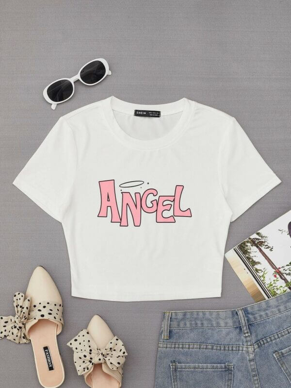 Кроп Топ Angel Bratz - SatModa https://satmoda.com/products/кроп-топ-angel-bratz Кроп Топ тениска с обло деколте и свободна кройка. Материята на тениските е изключително мека и осигурява максимален комфорт през летните дни. 100% памук.