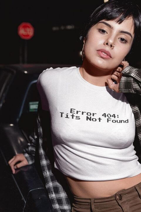 Кроп топ Error 404 - SatModa... https://satmoda.com/products/кроп-топ-error-404 Кроп Топ тениска с обло деколте и свободна кройка. Материята на тениските е изключително мека и осигурява максимален комфорт през летните дни. 100% памук.