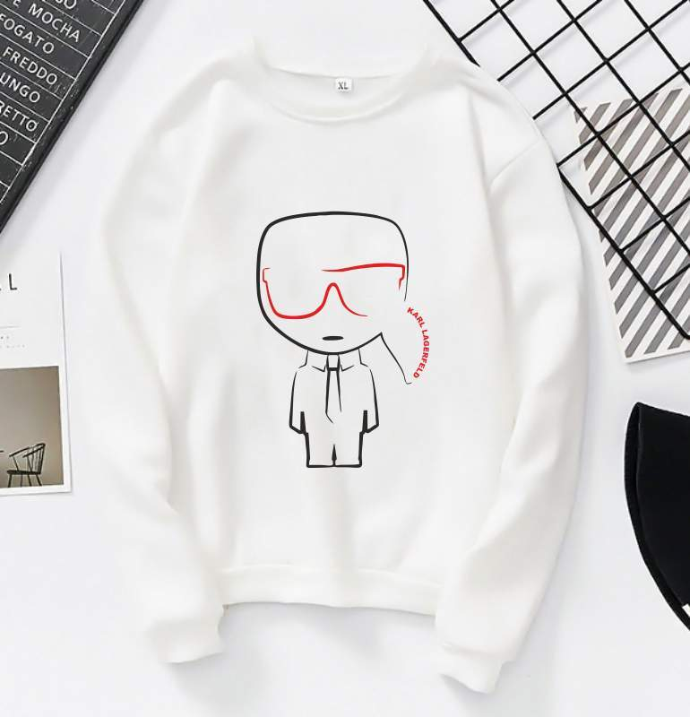Дамска блуза Karl Abstract dtg https://satmoda.com/products/дамска-блуза-karl-abstract-dtg Модерна дамска блуза с щампа в пет цвята. Блуза с обло деколте и свободна кройка. Материята на блузата е изключително мека и приятна. Изработена от 100% памук .