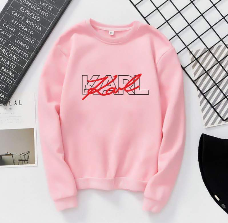 Дамска блуза Karl drawed dtg https://satmoda.com/products/дамска-блуза-karl-drawed-dtg Блуза с обло деколте и свободна кройка. Материята на блузата е изключително мека и приятна. Осигурява максимален комфорт и топлина през зимните дни. 100% памук
