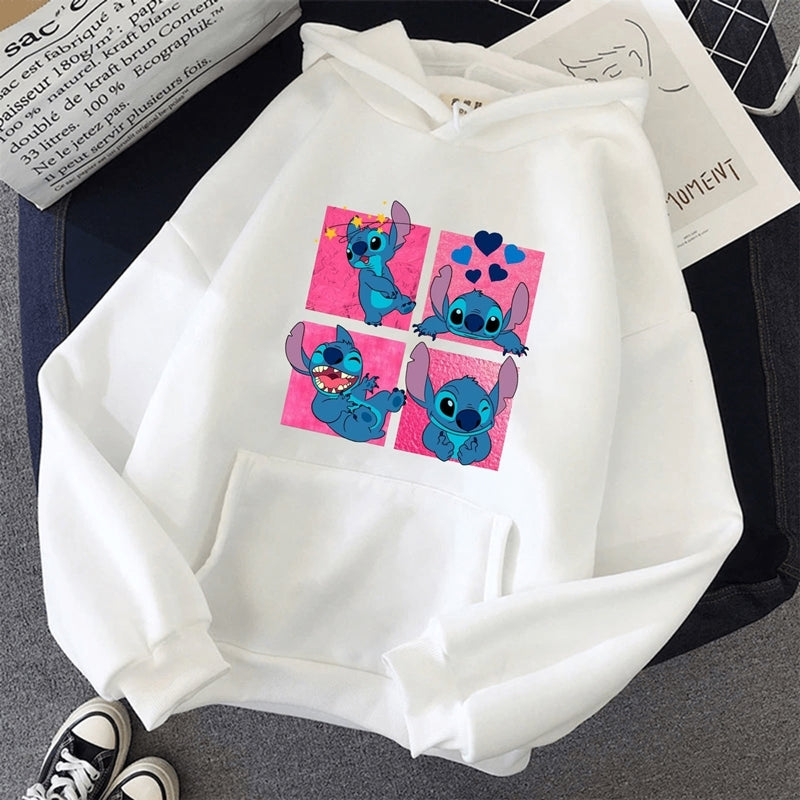Дамски суичър Stitch Faces https://satmoda.com/products/дамски-суичър-stitch-faces Ефектен дамски суичър с качулка с връзки. Материята на блузата е изключително мека и приятна. Осигурява максимален комфорт и топлина през зимните дни.100% Памук