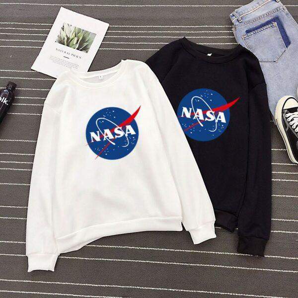Дамска блуза Nasa https://satmoda.com/products/дамска-блуза-nasa Модерна дамска блуза обло деколте и свободна кройка. Материята на блузата е изключително мека и приятна. Осигурява максимален комфорт и топлина през зимните дни.100% памук