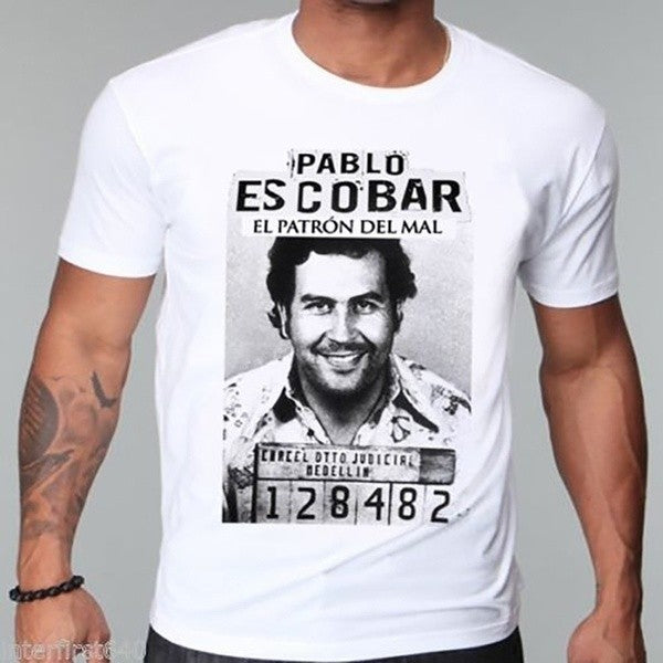 Мъжка Тениска Pablo Escobar 2 https://satmoda.com/products/мъжка-тениска-pablo-escobar-2 Мъжка тениска с обло деколте и свободна кройка.Тениската е изработена от100% памук