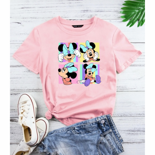 Дамска тениска Minnie SatModa https://satmoda.com/products/дамска-тениска-minnie Дамска тениска с обло деколте и свободна кройка. Тениската е изключително мека и осигурява максимален комфорт през ле