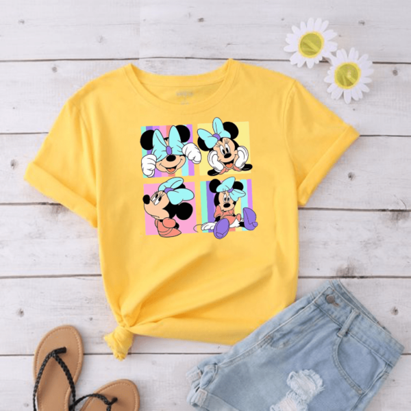 Дамска тениска Minnie SatModa https://satmoda.com/products/дамска-тениска-minnie Дамска тениска с обло деколте и свободна кройка. Тениската е изключително мека и осигурява максимален комфорт през ле