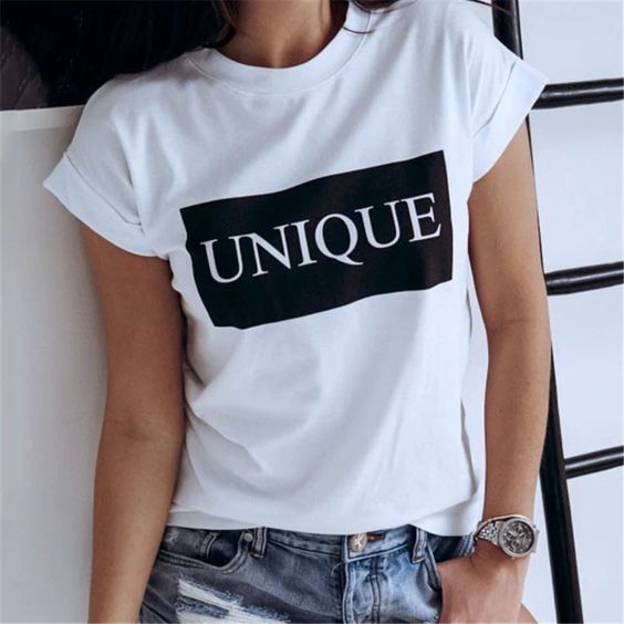 Дамска тениска Unique 2022 dtg https://satmoda.com/products/дамска-тениска-unique-2022 Дамска тениска с обло деколте и свободна кройка. Тениската е изключително мека и осигурява максимален комфорт през летните дни. Тениската е изработена 100% памук