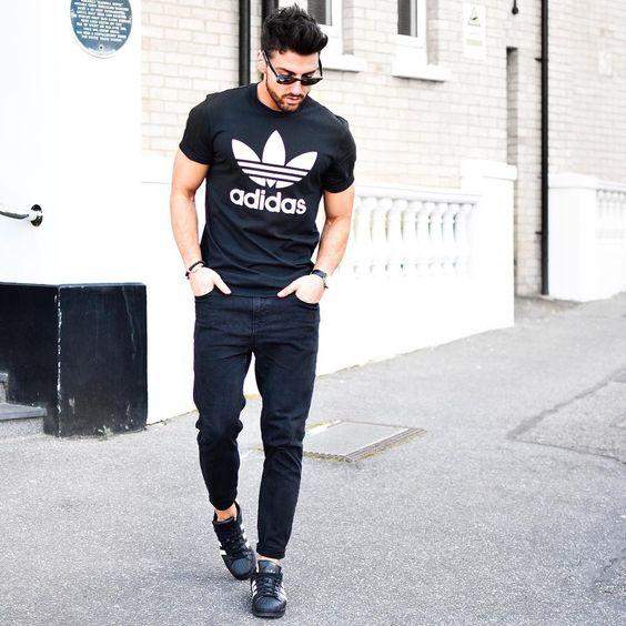 Мъжка тениска Adidas dtg https://satmoda.com/products/adidas-спортна-мъжка-тениска Модерна мъжка тениска с надпис. Съчетава се добре както с дънки, така и със спортен екип.Материя: 100% памукПрепоръчителна температура за пране 30°.