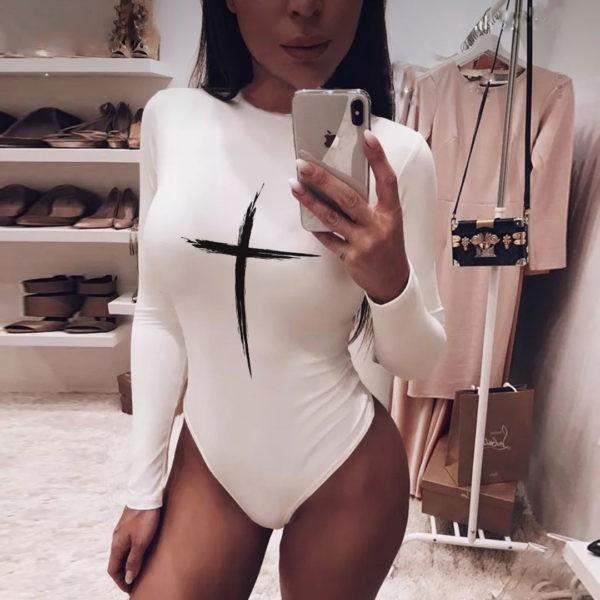 Дамско боди Cross https://satmoda.com/products/дамско-боди-с-дълъг-ръкав-cross Топло и комфортно дамско боди - бикина с дълъг ръкав. Изработено от висококачествен 92% пениран памук и 8% ликра, което дава допълнителна мекота и еластичност. Закопчалката е с три малки кукички.СЪСТАВ:92% памук. 8% ликра.