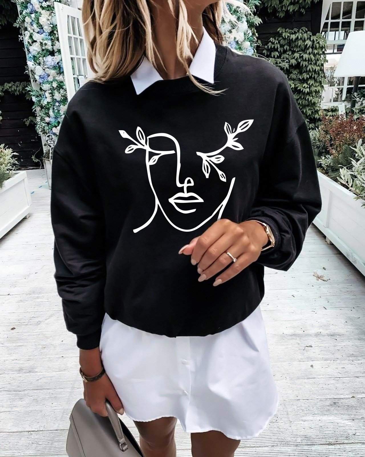 Дамска блуза Face of leaves https://satmoda.com/products/дамска-блуза-face-of-leaves Модерна дамска блуза с надписБлуза с обло деколте и свободна кройка. Материята на блузата е изключително мека и приятна. Осигурява максимален комфорт и топлина през зимните дни.100% памук