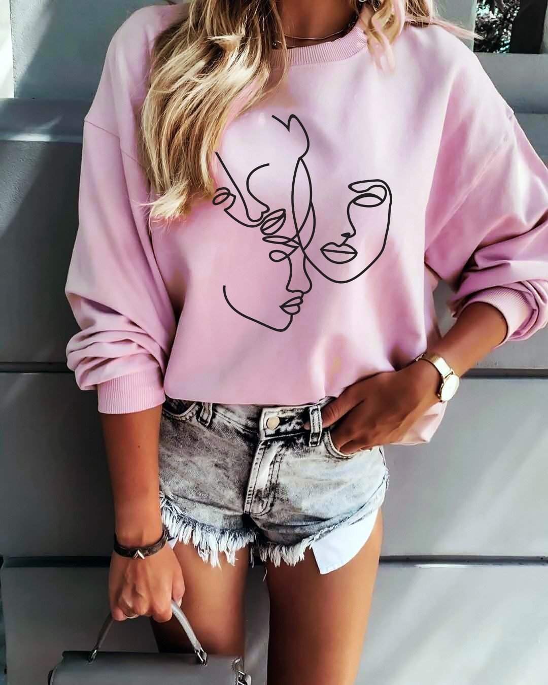 Дамска блуза Faces dtg https://satmoda.com/products/faces-dtg-дамска-блуза Модерна дамска блуза с надписБлуза с обло деколте и свободна кройка. Материята на блузата е изключително мека и приятна. Осигурява максимален комфорт и топлина през зимните дни.100% памук