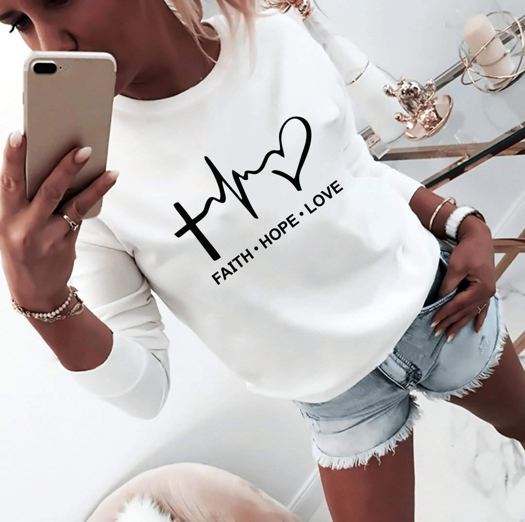Дамска блуза Faith Hope Love dtg https://satmoda.com/products/faith-hope-love-dtg-дамска-блуза Модерна дамска блуза с надписБлуза с обло деколте и свободна кройка. Материята на блузата е изключително мека и приятна. Осигурява максимален комфорт и топлина през зимните дни.100% памук