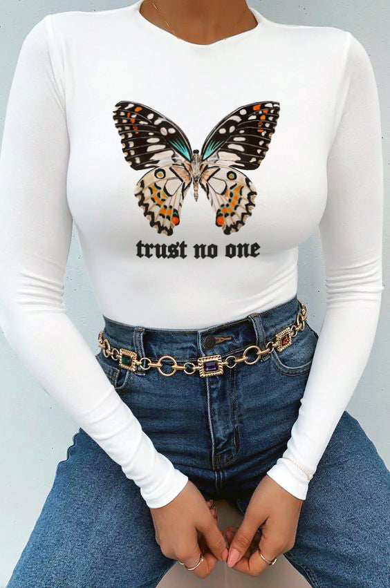 Дамско боди Trust no one https://satmoda.com/products/дамско-боди-trust-no-one Топло и комфортно дамско боди - бикина с дълъг ръкав. Изработено от висококачествен 92% пениран памук и 8% ликра, което дава допълнителна мекота и еластичност. Закопчалката е с три малки кукички.СЪСТАВ: 92% памук 8% ликра 