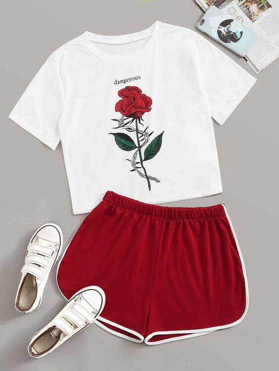 Кроп топ Red Rose - SatModa... https://satmoda.com/products/кроп-топ-red-rose Кроп Топ тениска с обло деколте и свободна кройка. Материята на тениските е изключително мека и осигурява максимален комфорт през летните дни. 100% памук.