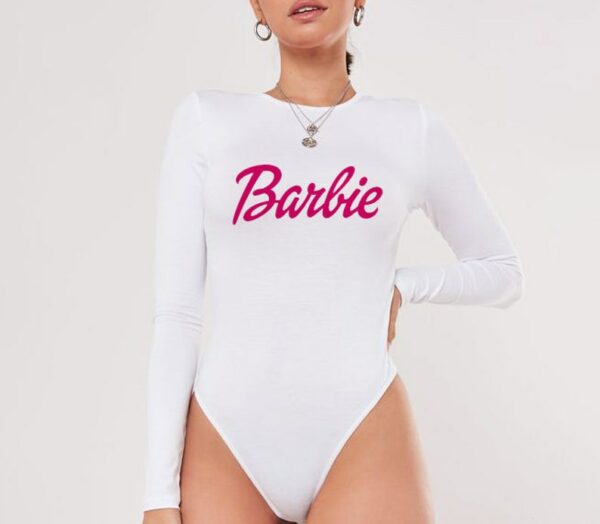 Дамско Боди Barbie Neon - SatModa https://satmoda.com/products/womens-bodysuit-barbie-neon Топло и комфортно дамско боди - бикина с дълъг ръкав. Изработено от висококачествен 92% пениран памук и 8% ликра, което дава допълнителна мекота и еластичност.