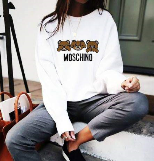 Дамска блуза Moschino bear dtg  https://satmoda.com/products/дамска-блуза-moschino-bear-dtg  Модерна дамска блуза с надписБлуза с обло деколте и свободна кройка. Материята на блузата е изключително мека и приятна. Осигурява максимален комфорт и топлина през зимните дни.100% памук