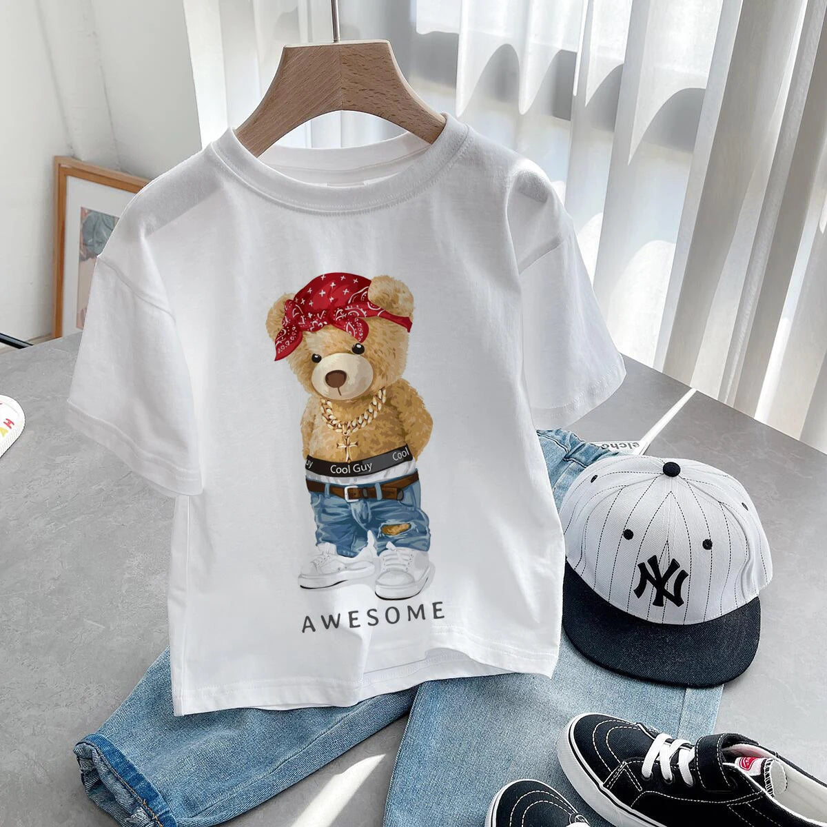 Детска тениска Awesome bear  https://satmoda.com/products/детска-тениска-awesome-bear  Детска тениска със забавен принт за всяко малко приключение. Мека и дишаща, за комфорт през целия ден.