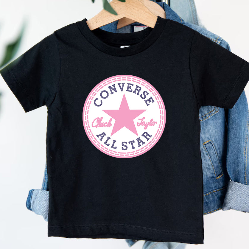 SatModa  SatModa  https://satmoda.com › products › детска-тениска-converse  Детска тениска Converse / SatModa  Детска тениска със забавен принт за всяко малко приключение. Мека и дишаща, за комфорт през целия ден.  BGN 23.60