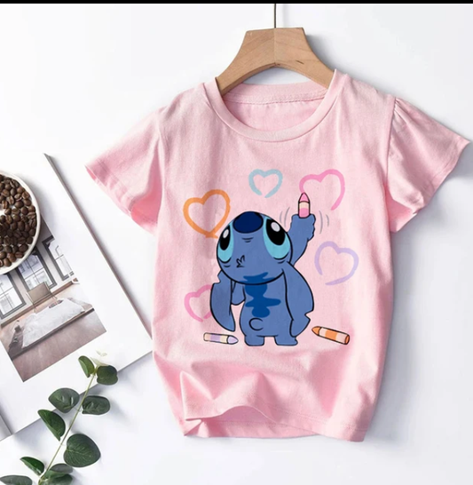 Детска тениска Stitch Drawing - SatModa.  https://satmoda.com/products/детска-тениска-stitch-drawing  Детска тениска със забавен принт за всяко малко приключение. Мека и дишаща, за комфорт през целия ден.