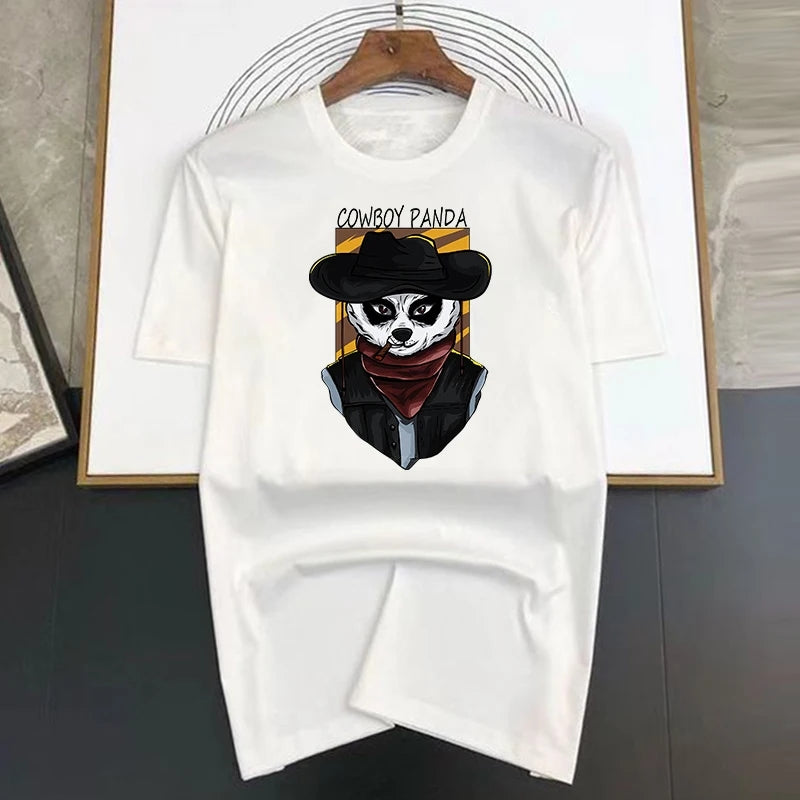 Мъжка тениска Cowboy Panda - SatModa  https://satmoda.com/products/мъжка-тениска-cowboy-panda  Модерна мъжка тениска с обло деколте и свободна кройка. Материята на тениската е изключително мека и осигурява максимален комфорт през летните дни. Съчетава...