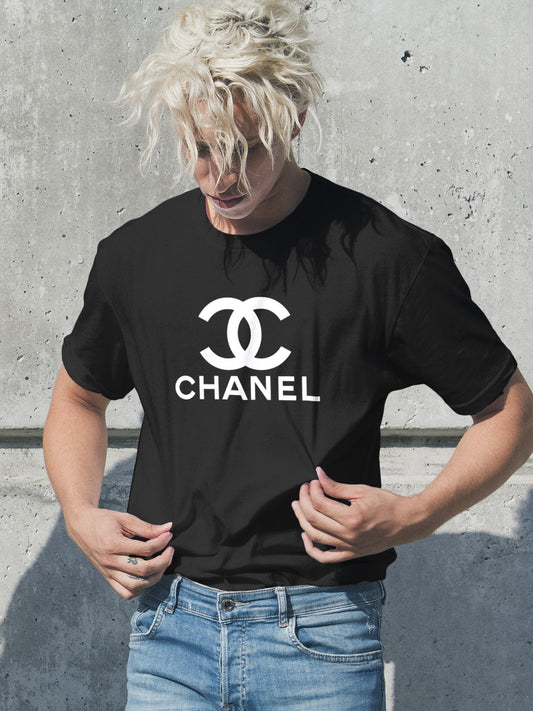 Мъжка тениска Chanel / SatModa

Модерна мъжка тениска с обло деколте и свободна кройка. Материята на тениската е изключително мека и осигурява максимален комфорт през летните дни. Съчетава...