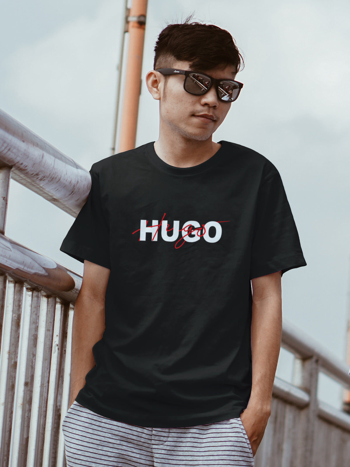 Мъжка тениска Hugo Signature/SatModa

Модерна мъжка тениска с обло деколте и свободна кройка. Материята на тениската е изключително мека и осигурява максимален комфорт през летните дни. Съчетава...