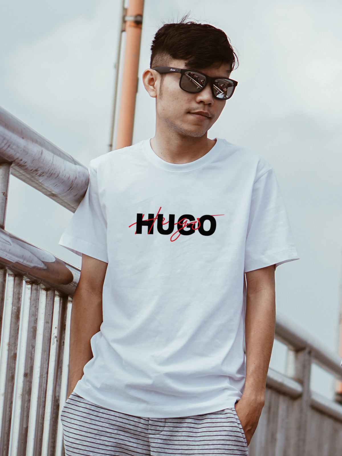 Мъжка тениска Hugo Signature/SatModa

Модерна мъжка тениска с обло деколте и свободна кройка. Материята на тениската е изключително мека и осигурява максимален комфорт през летните дни. Съчетава...