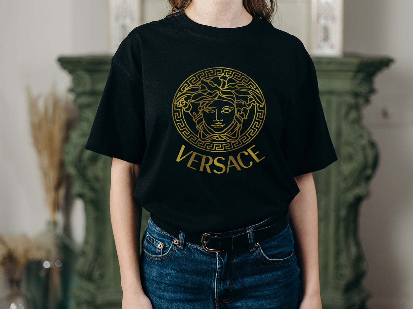 SatModa  SatModa  https://satmoda.com › products › дамска-тениска-versace-gold  Дамска тениска Versace Gold/SatModa  Дамска тениска със стилен дизайн и висококачествени материали. Отличен избор за ежедневието и спорт. Подходяща за разнообразни поводи и комбинации.  BGN 24.90