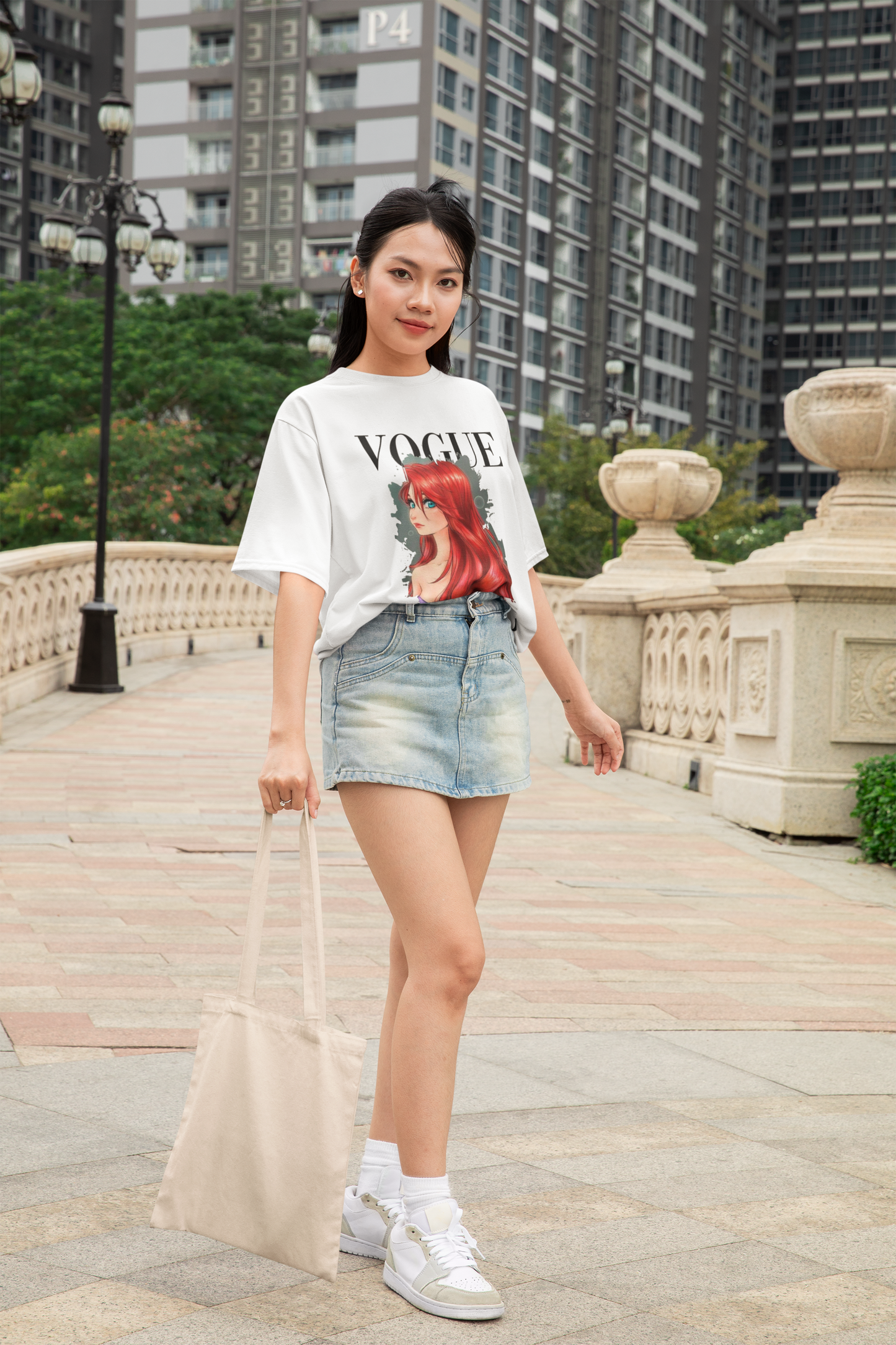 Дамска тениска Oversize Vogue Ariel - Бяла.