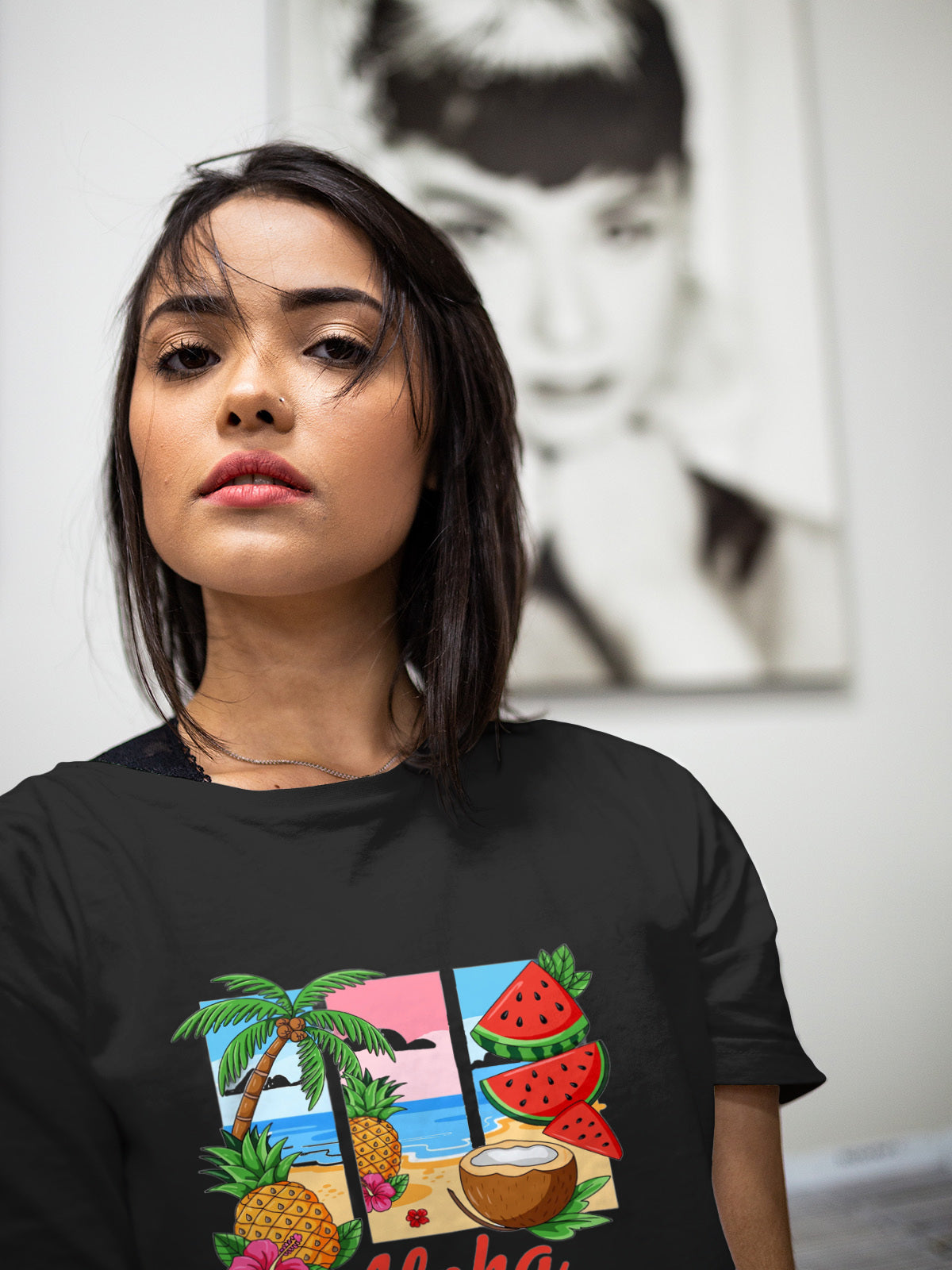 Дамска тениска Aloha / SatModa.

Дамска тениска със стилен дизайн и висококачествени материали. Отличен избор за ежедневието и спорт. Подходяща за разнообразни поводи и комбинации.

€12.80 EUR
