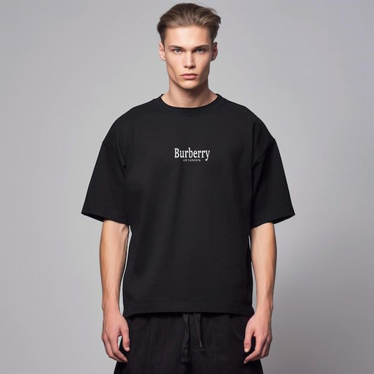 Мъжка тениска Oversize Burberry Small

Тениска с обло деколте и свободна кройка. Материята на тениската е изключително мека и осигурява максимален комфорт през летните дни. Съчетава се добре с елеган…

BGN 36.90